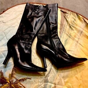 Elegant Black Leather Women's Boots